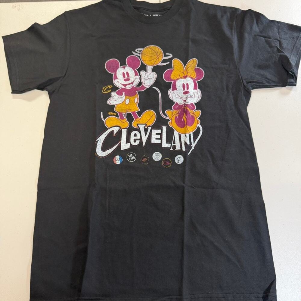 Cleveland Cavaliers Disney x Junk Food Mickey & Minnie Mouse T-Shirt Medium NWOT
